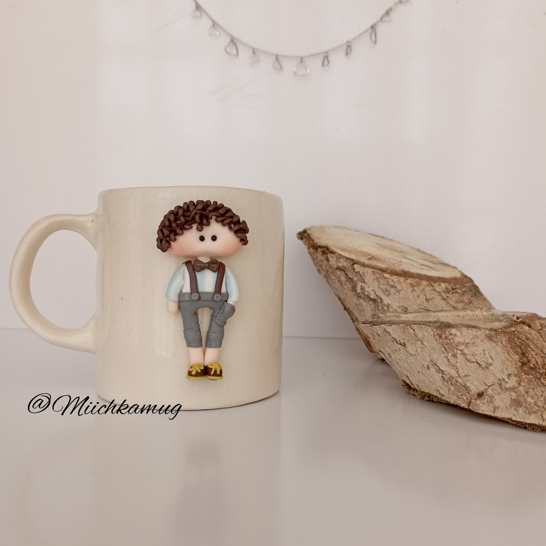 ماگ سرامیکی پسر موفرفری 10cm ساخته شده با خمیر پلیمری ایرانی 