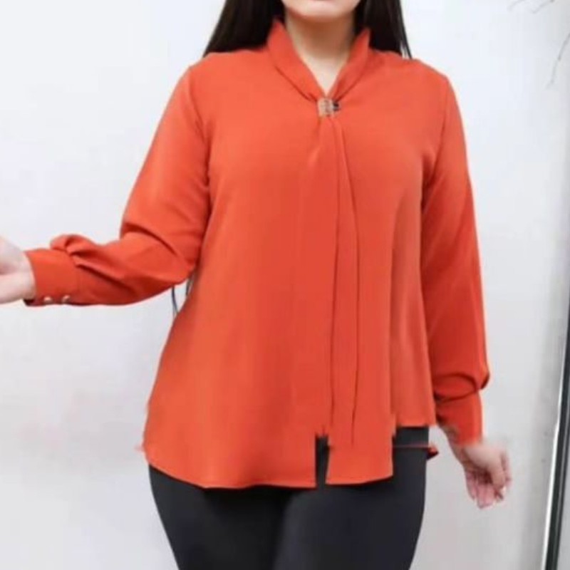 شومیز آستین بلند جلو دکمه یقه کرواتی.پارچه الیزه با ریزش پارچه عالی رو بدن در سه سایز و سه رنگ عالی.بدون آبرفت و پرز دهی