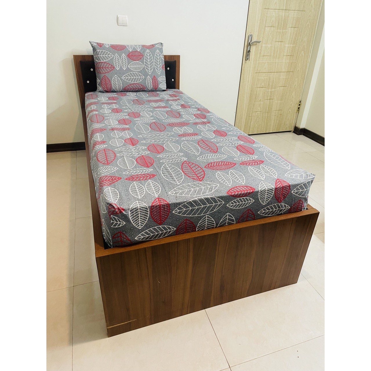 سرویس روتختی مدل کشدار طرح ماکااو 1نفره 2تیکه