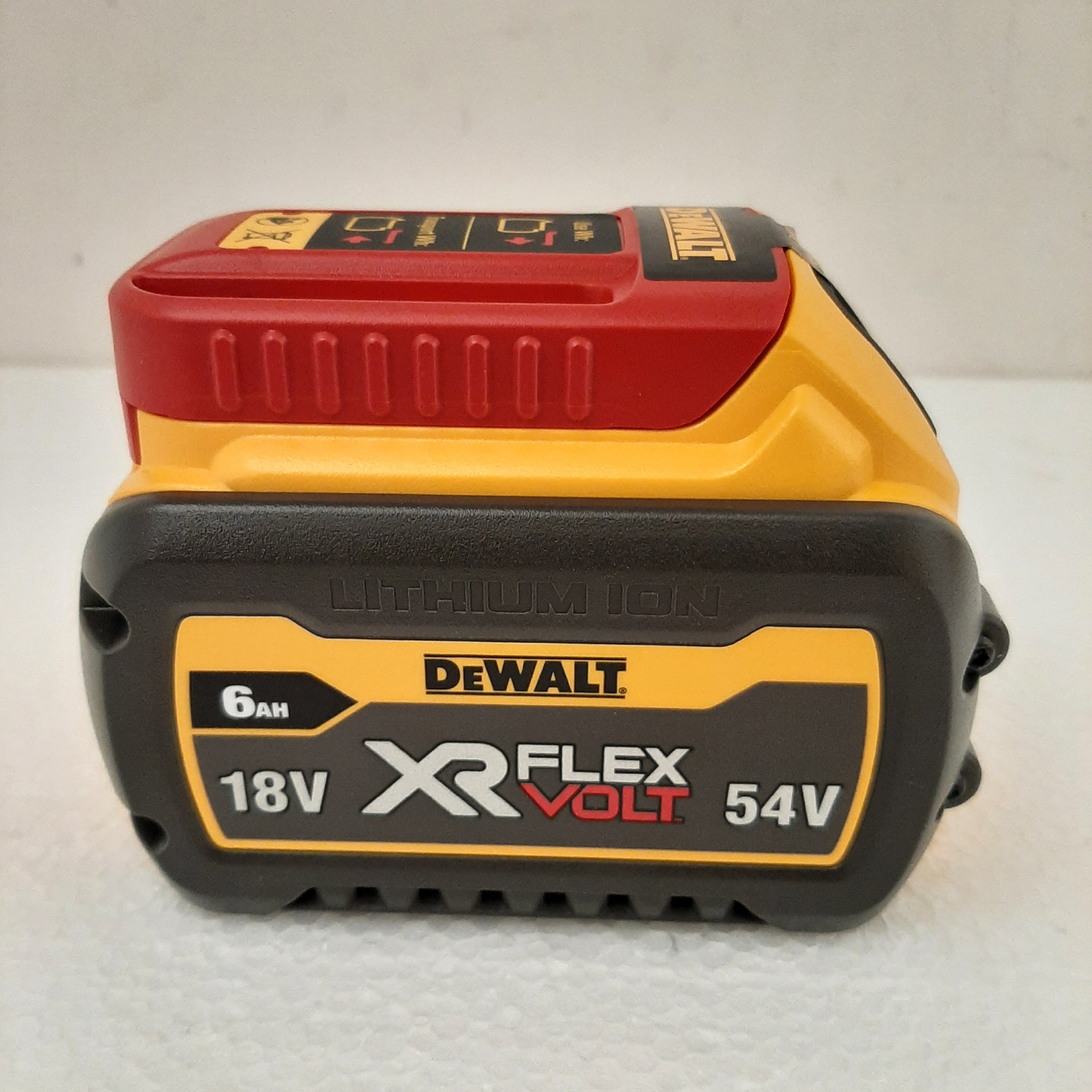 باتری فلکس ولت دیوالت 54ولت 6آمپر  آکبند تولید 2022 