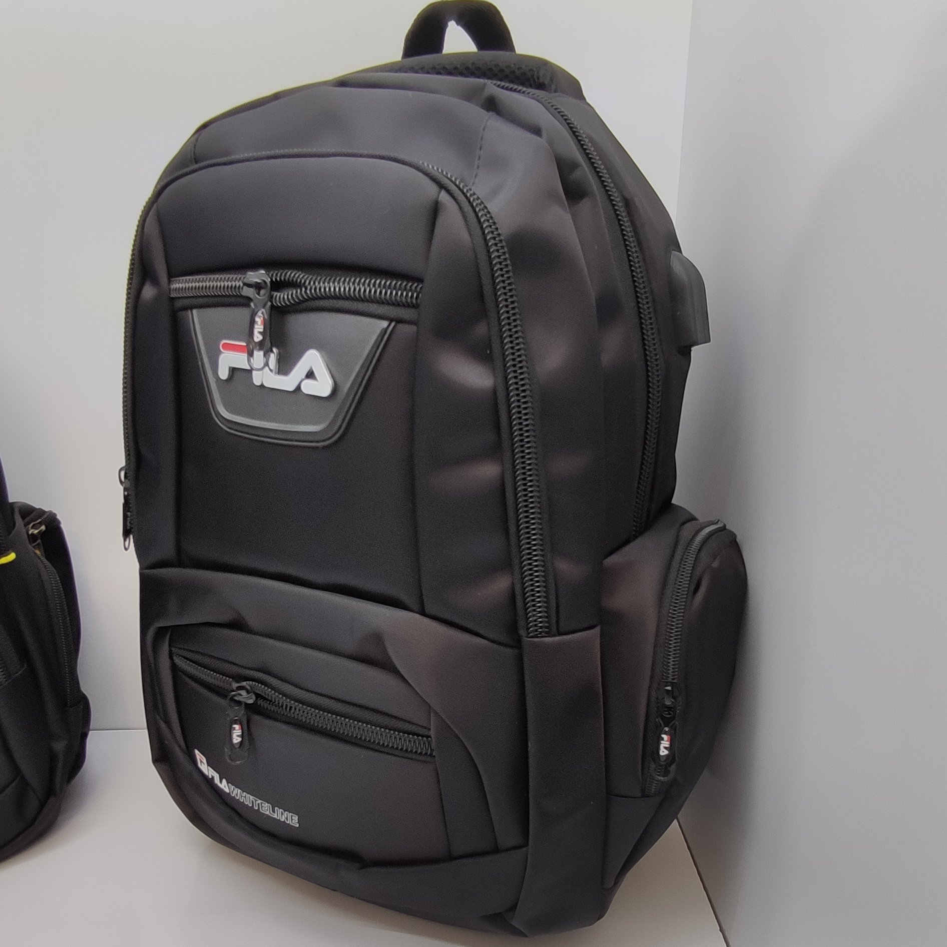 کوله پشتی اسپورت FiLA مناسب فضای دبیرستان . دانشگاه و روزمره ارسال رایگان 