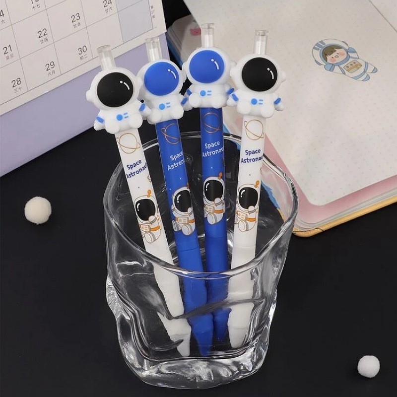 اتود بی نهایت مدل فضانورد