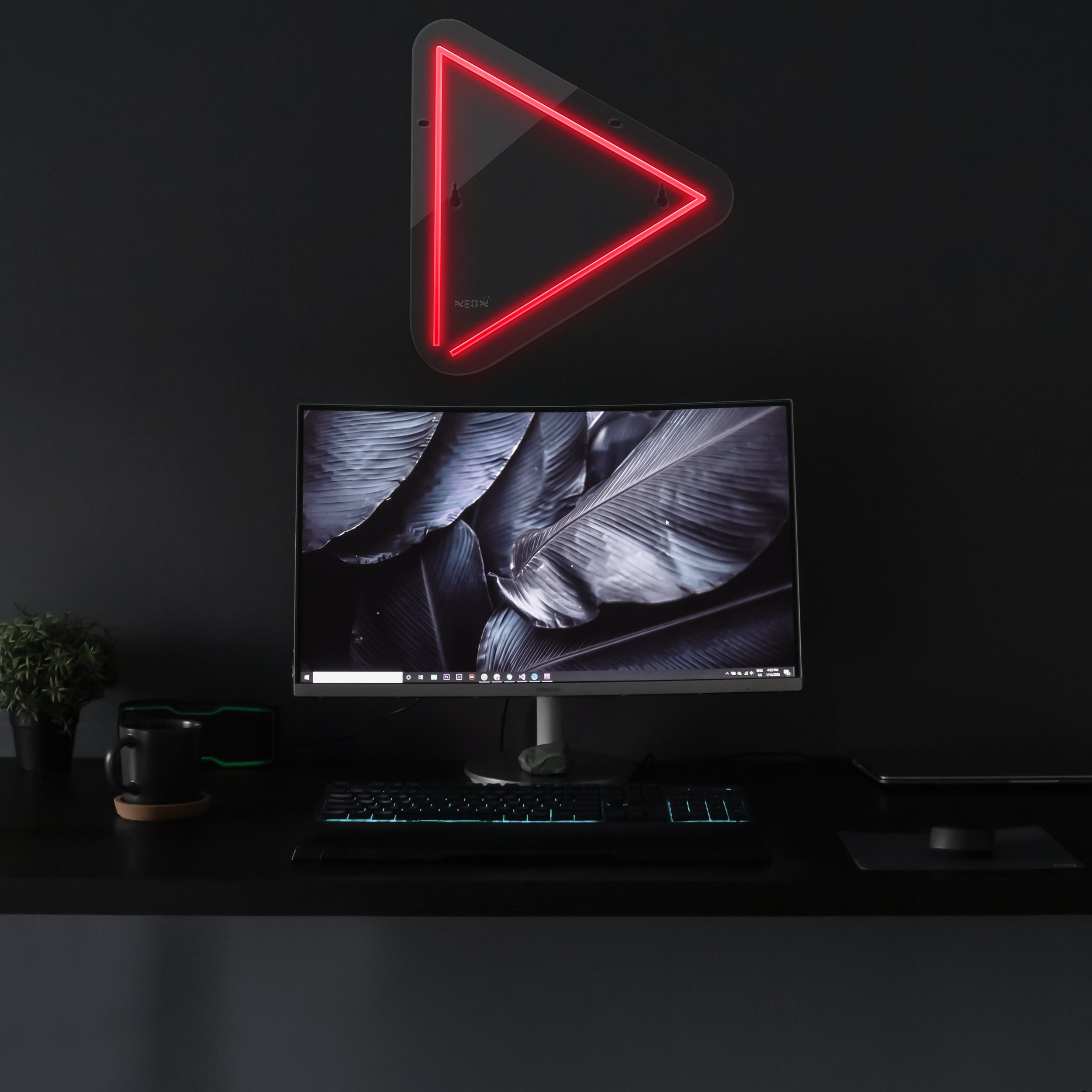 چراغ دیواری نئون دیزاین طرح Play_RD