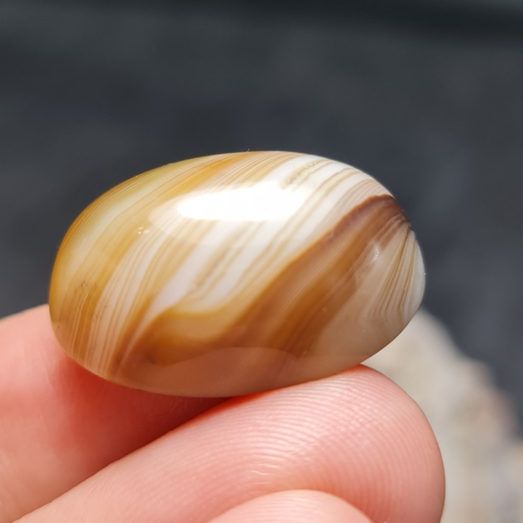 نگین فوق العاده سنگ زیبای عقیق سلیمانی اصل معدنی 
کد  26657