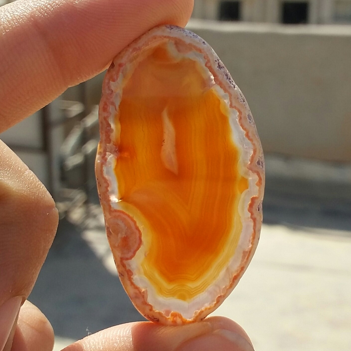 اسلایس سنگ راف عقیق برزیلی مناسب گردنبند گردن آویز رومانتویی بسیار خوش رنگ کد 11723