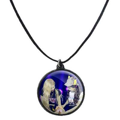 گردنبند پرمانه طرح بلک پینک کد pmb.18056 مدل دو طرفه