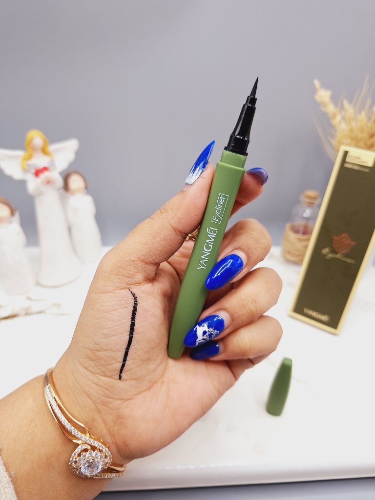 خط چشم مشکی ماژیکی یانگمی YANGMEI کد YM9057