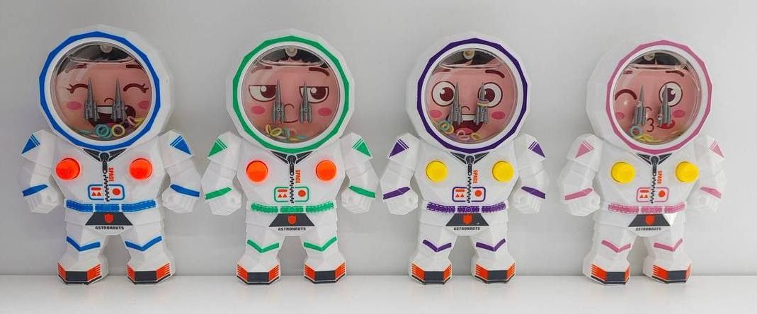 واتر گیم آدم فضایی سفید دو دکمه