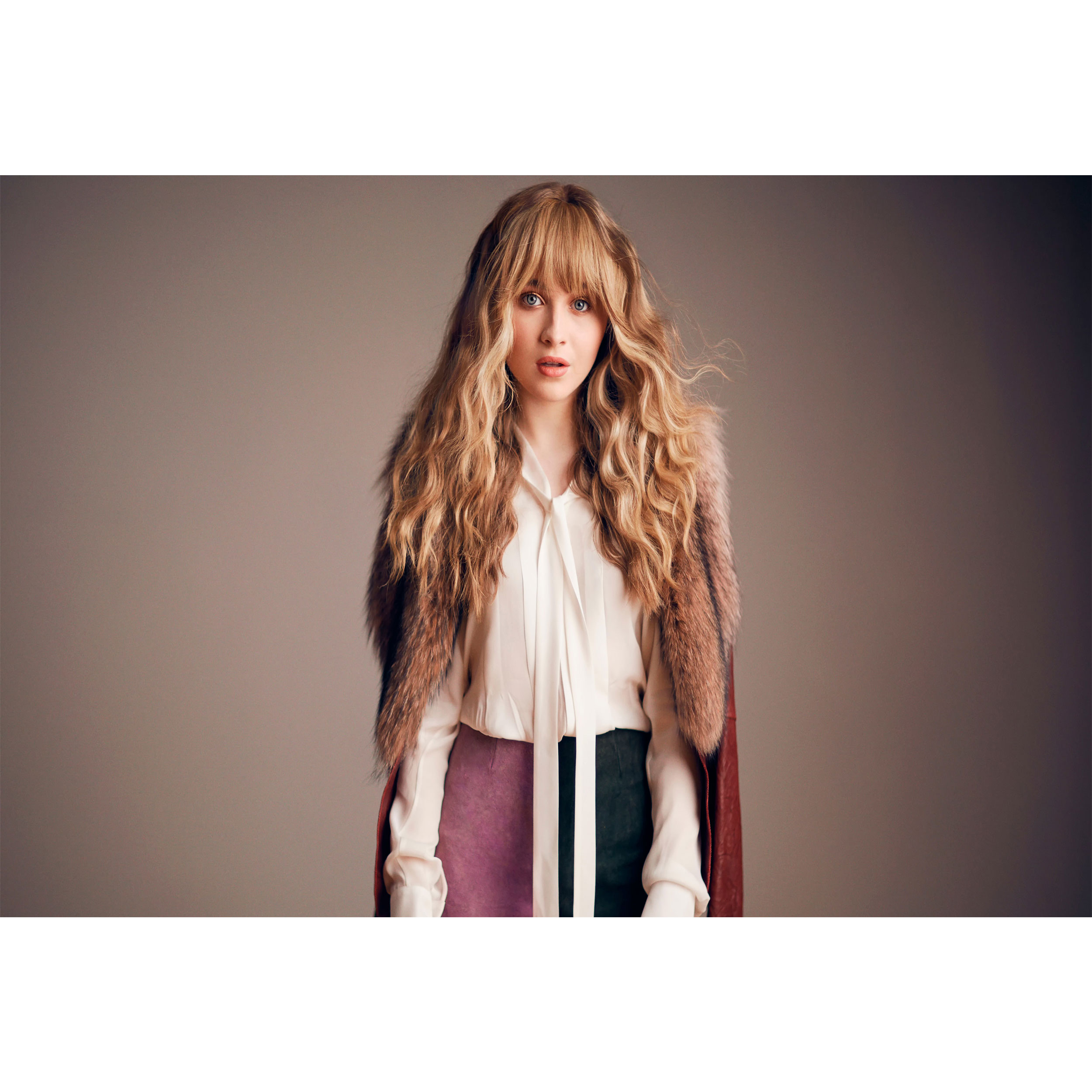 تابلو شاسی مدل بازیگر سابرینا کارپنتر T6259