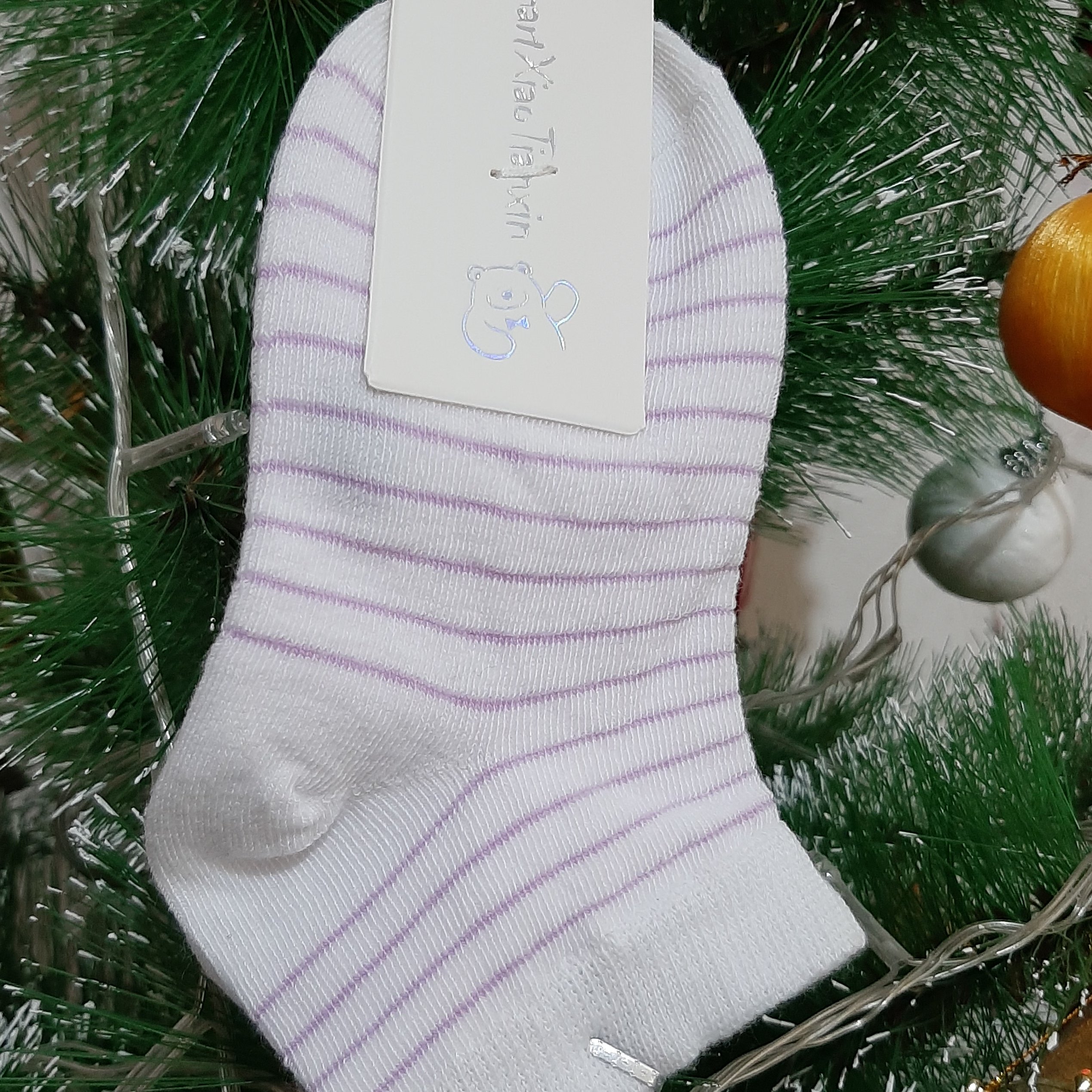 جوراب دخترانه نیم ساق در 5 طرح با تم بنفش وارداتی بسیار با کیفیت  نرم و راحت 