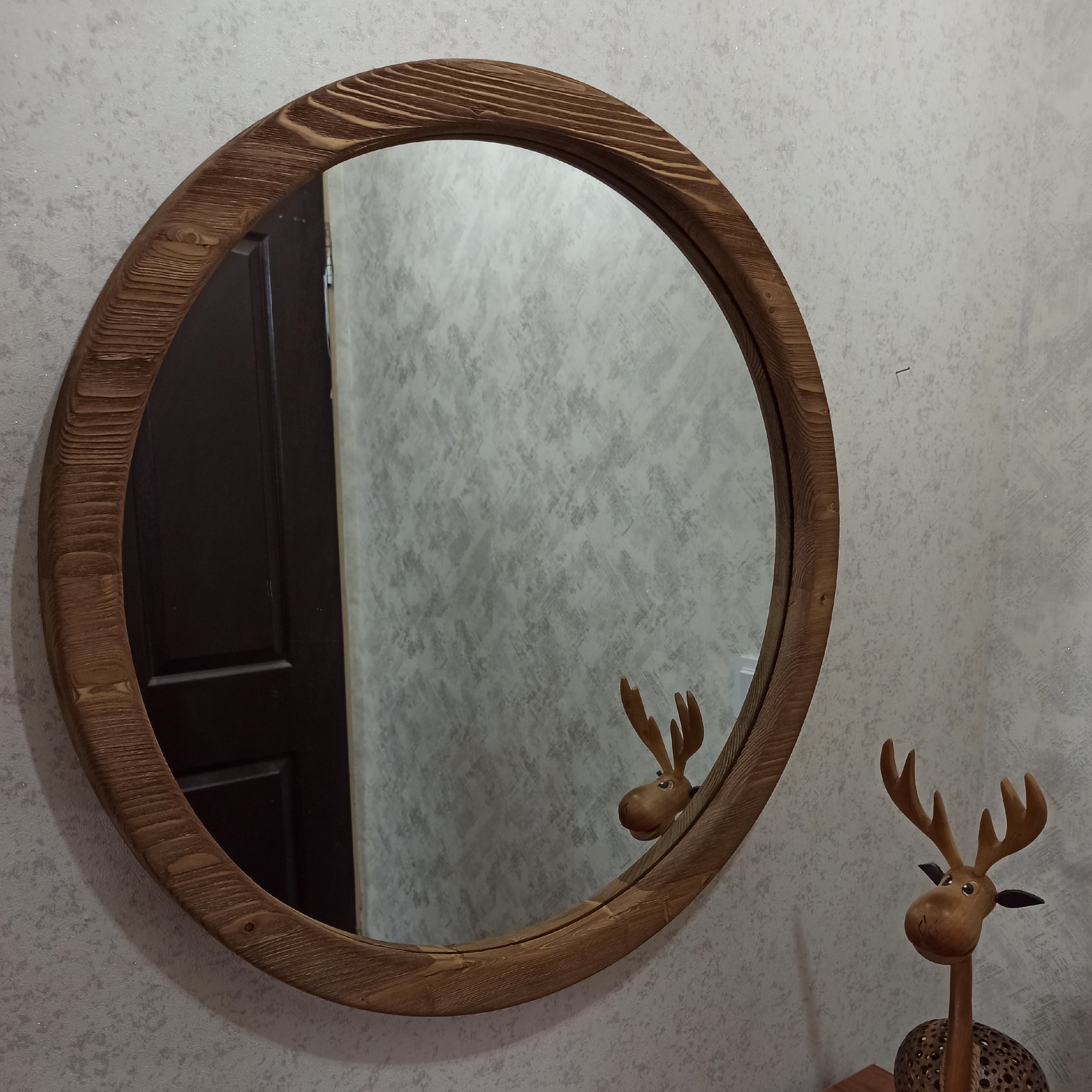 آینه با قاب چوبی
ساخته شده از چوب روس درجه یک