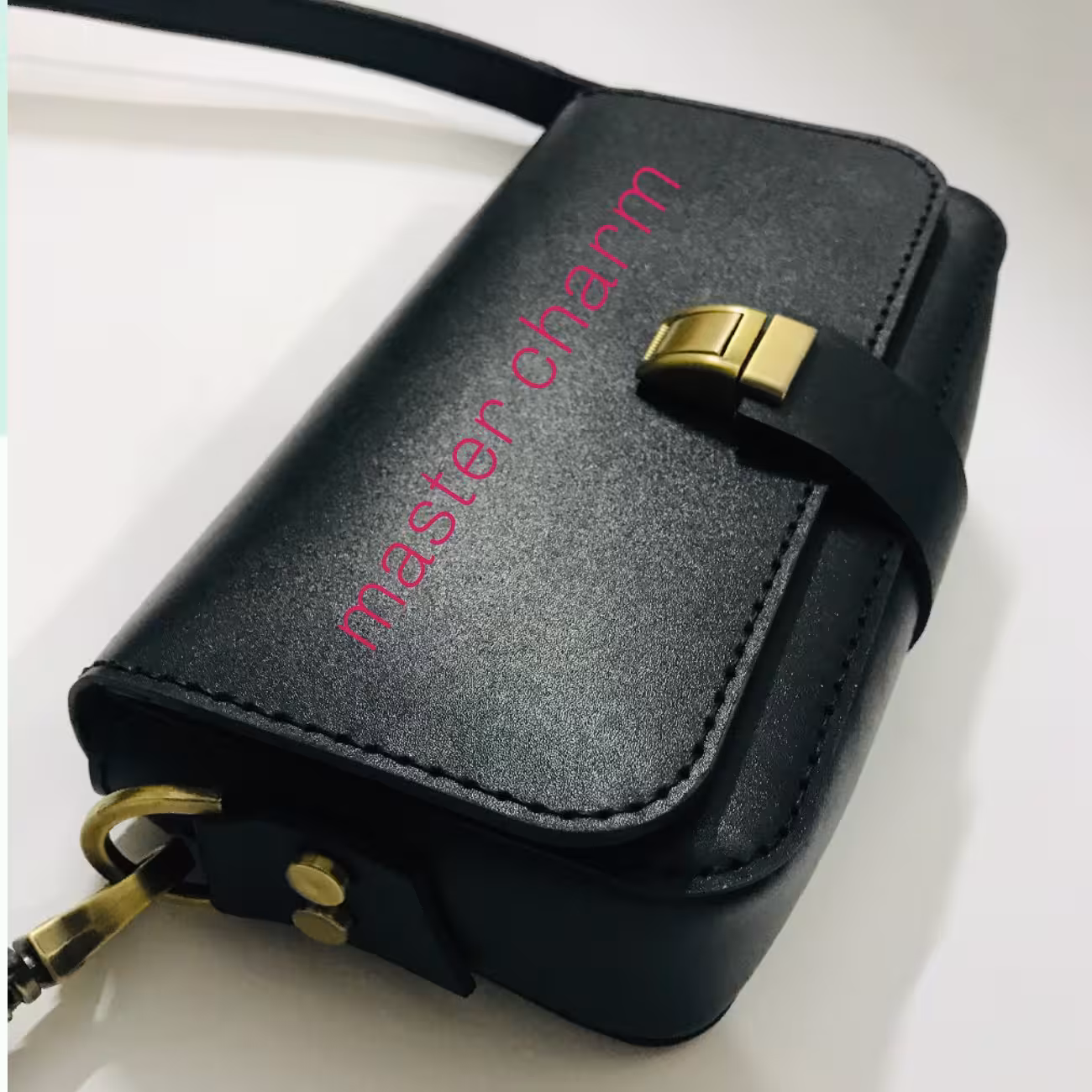 چرم برش خورده کیف دوشی کد 5205
