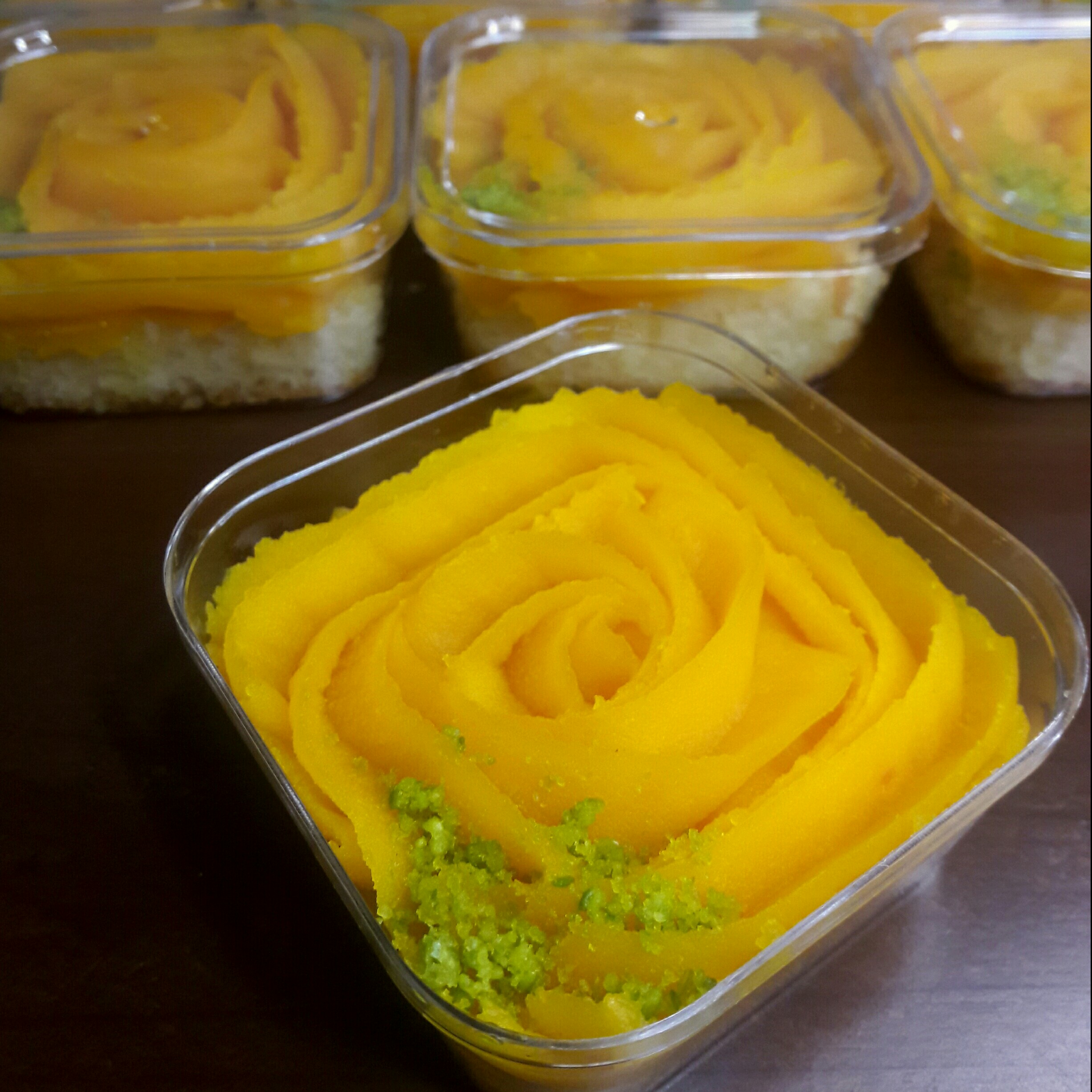 ظرف مربع 120 سی سی 50 عددی دارای درب کیپ