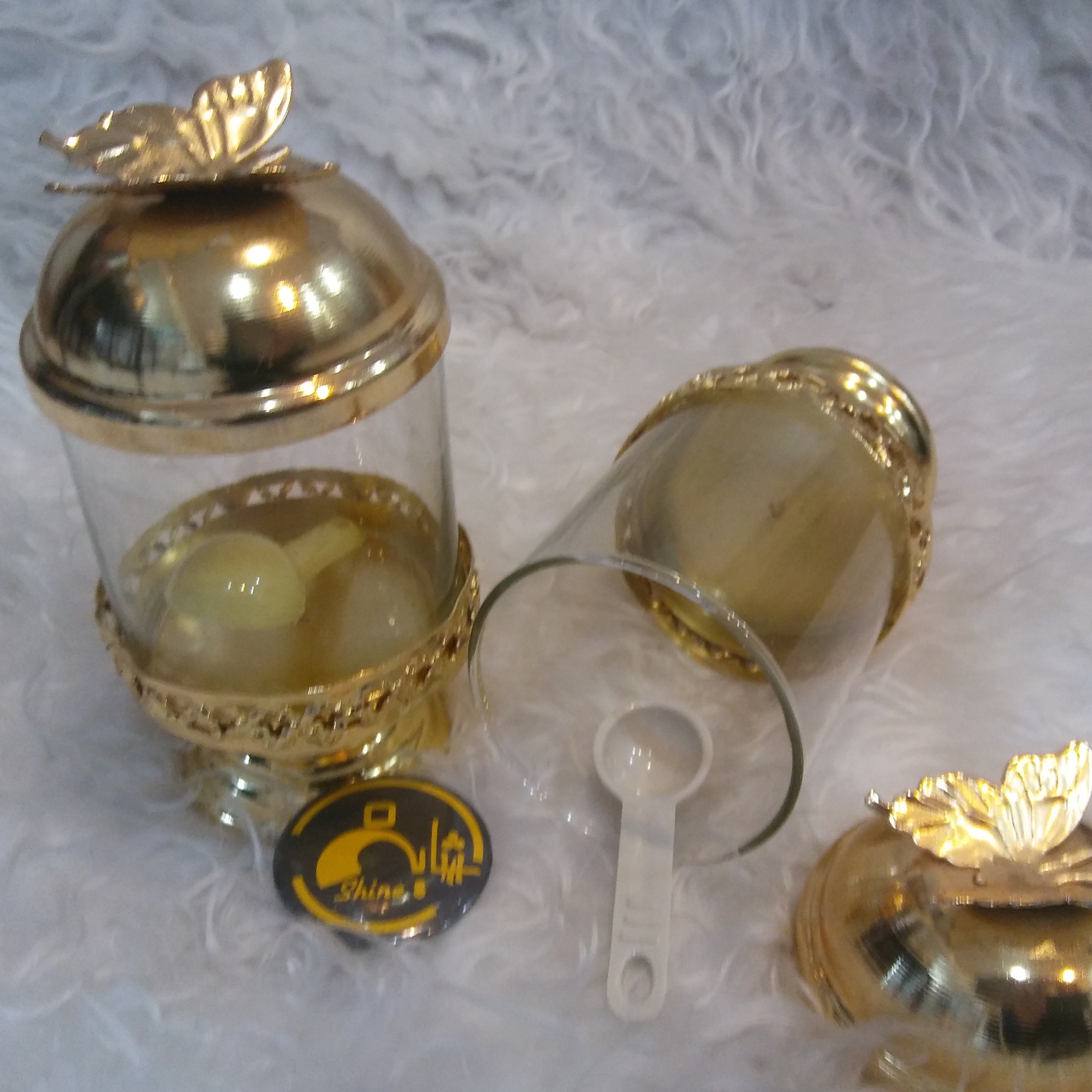 جاادویه پیمانه دار پیوتر طلایی در پروانه ای