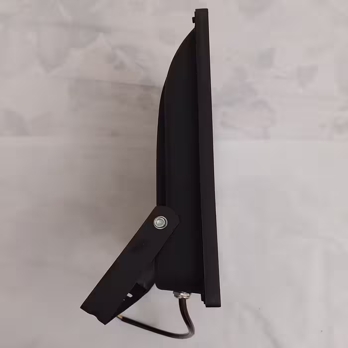 پروژکتور 100 وات امگا مدل IP65