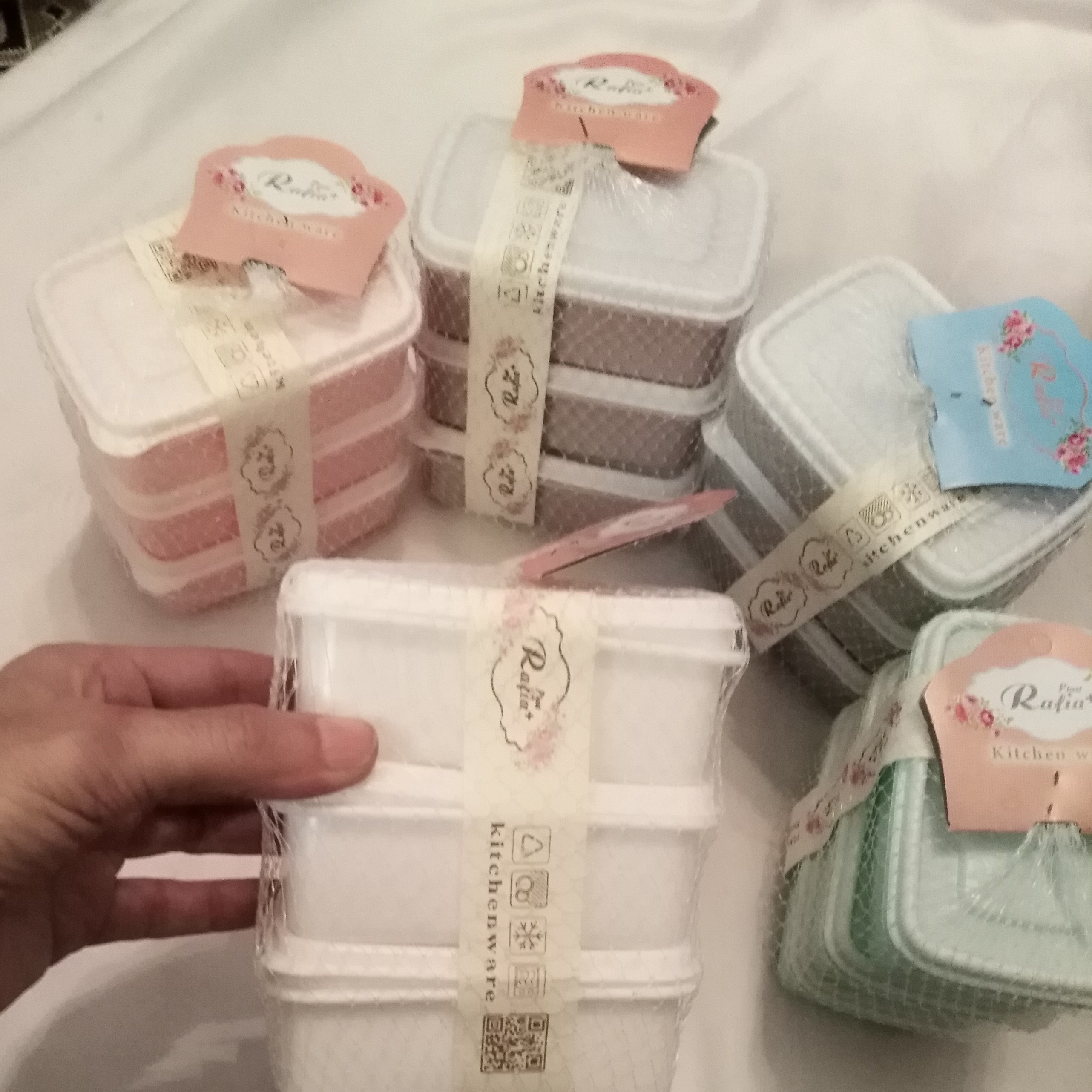 ظرف درب دار  پک سه تایی فقط 15  تومن