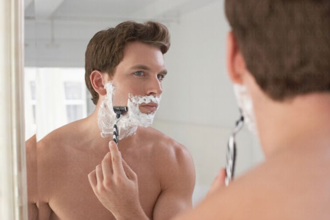 خرید و دانلود عکس Man shaving razor with foam کد 31985 | پیک فاکس | Pic Fox