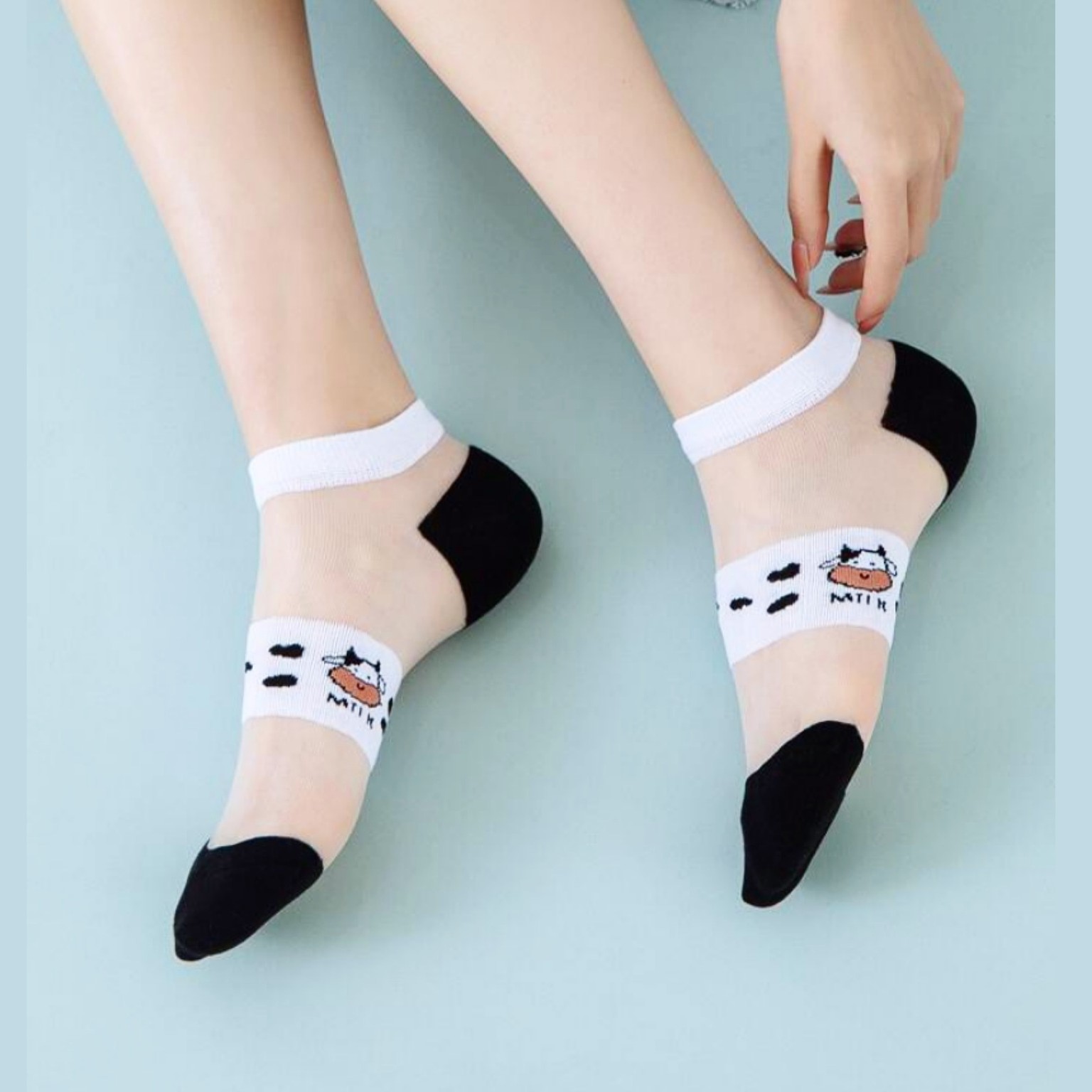 جوراب فانتزی شیشه ای دخترانه طرح گاو بسیار زیبا و باکیفیت بالا در رنگ های متنوع