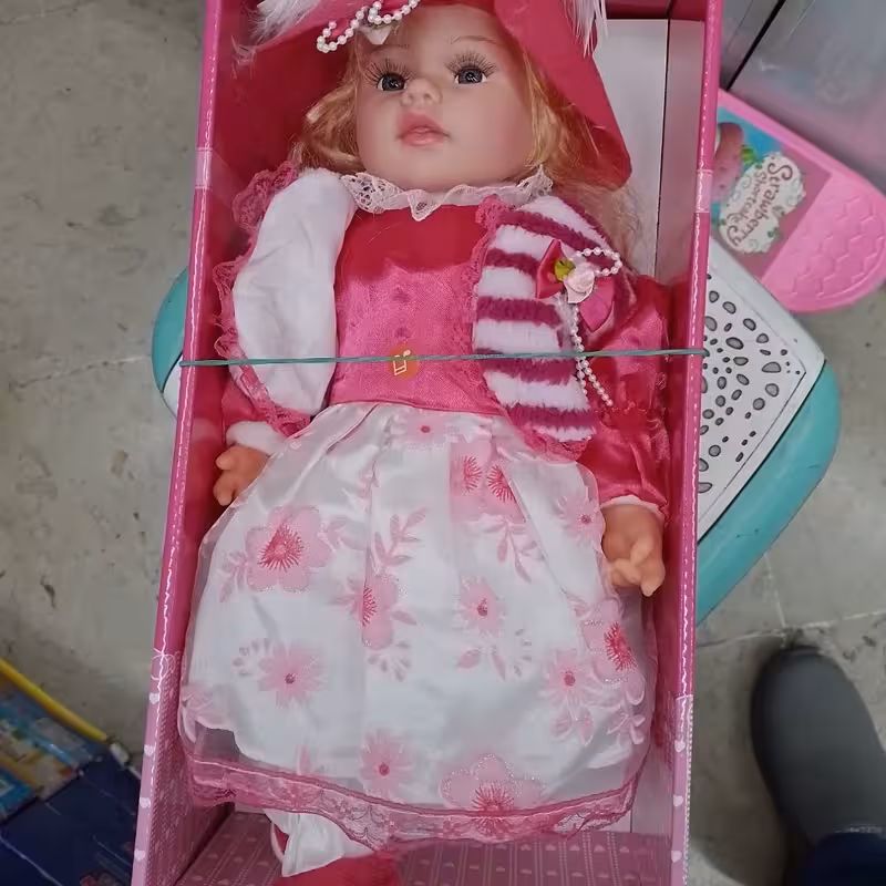اسباب بازی عروسک  کلاه دار