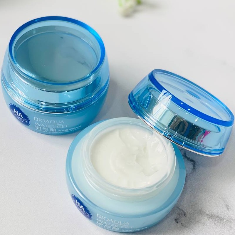 کرم آبرسان هیالورونیک اسید صورت بیواکوا