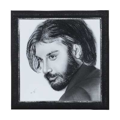 تابلو نقاشی سیاه قلم مدل هنرمند خاطره ساز ناصر عبدالهی کد 6
