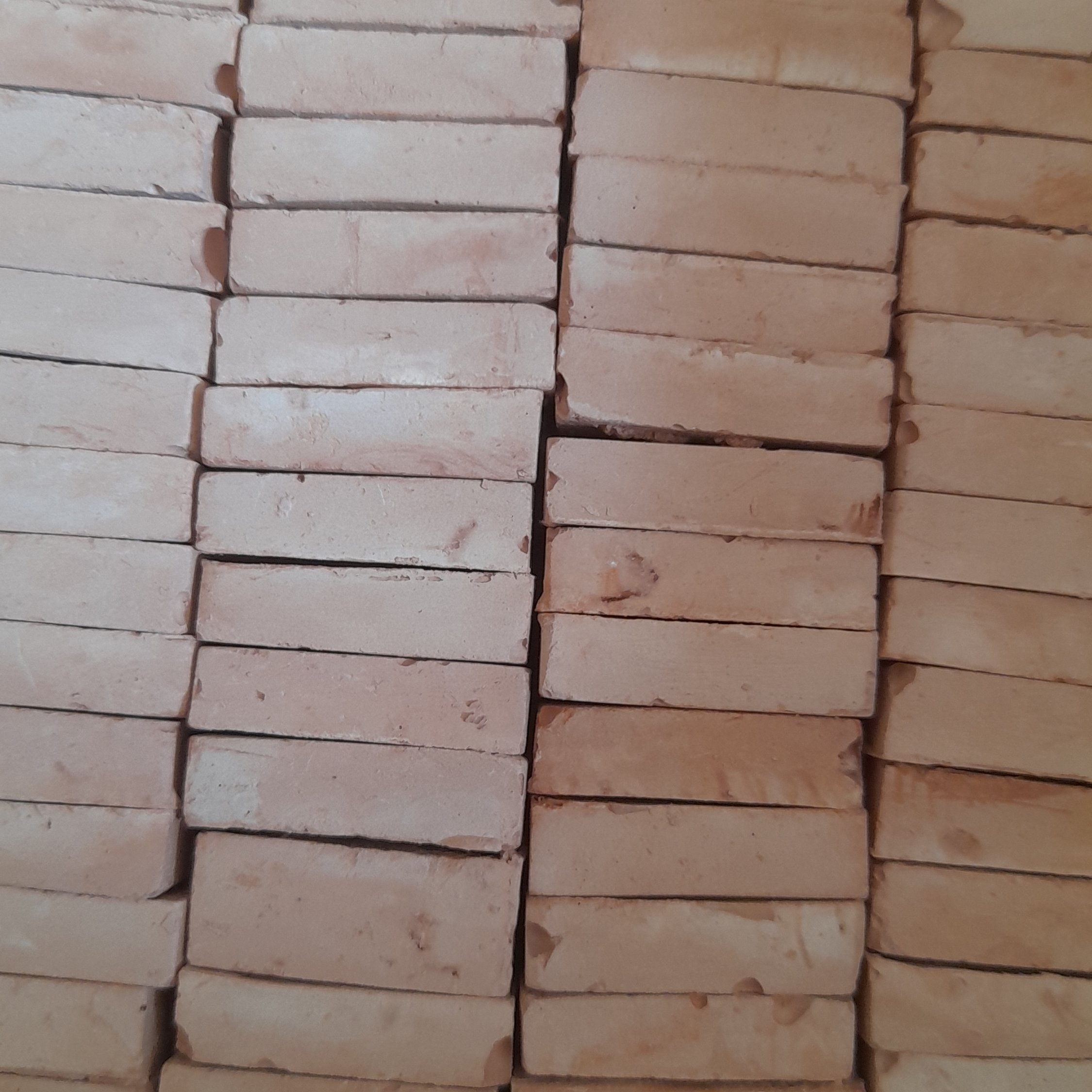 آجر اجر  زرد خاکیی یا قرمز آجری  200عدد مناسب ماکت ساختمان و پروژه های دانشجویی ،دانش آموزی،هنری، دکوراتیوو،،، 