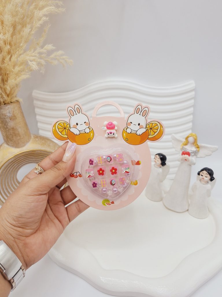 پک 3 کاره ناخن مصنوعی بچگانه به همراه دستبند و انگشتر فانتری کد 2507