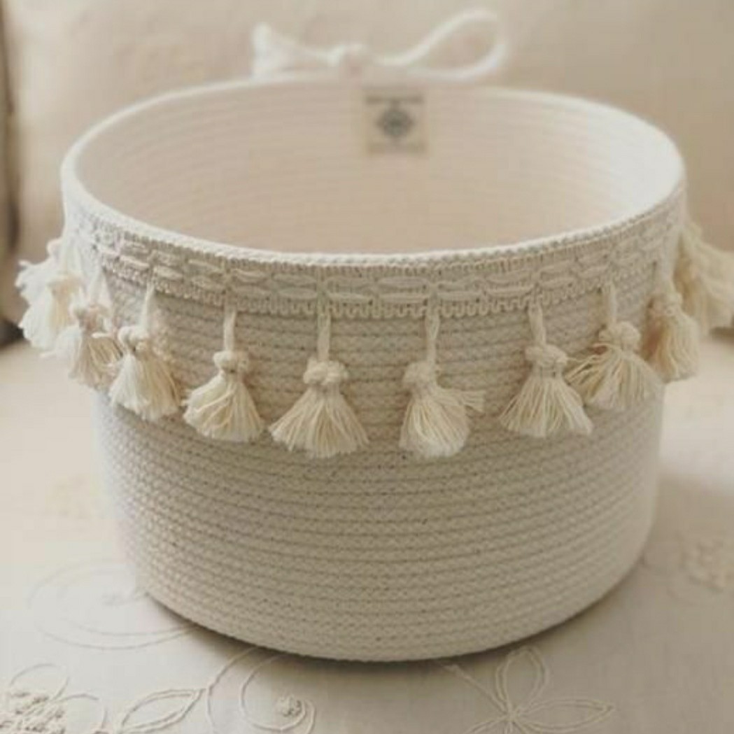 سبد نظم دهنده منگوله دار