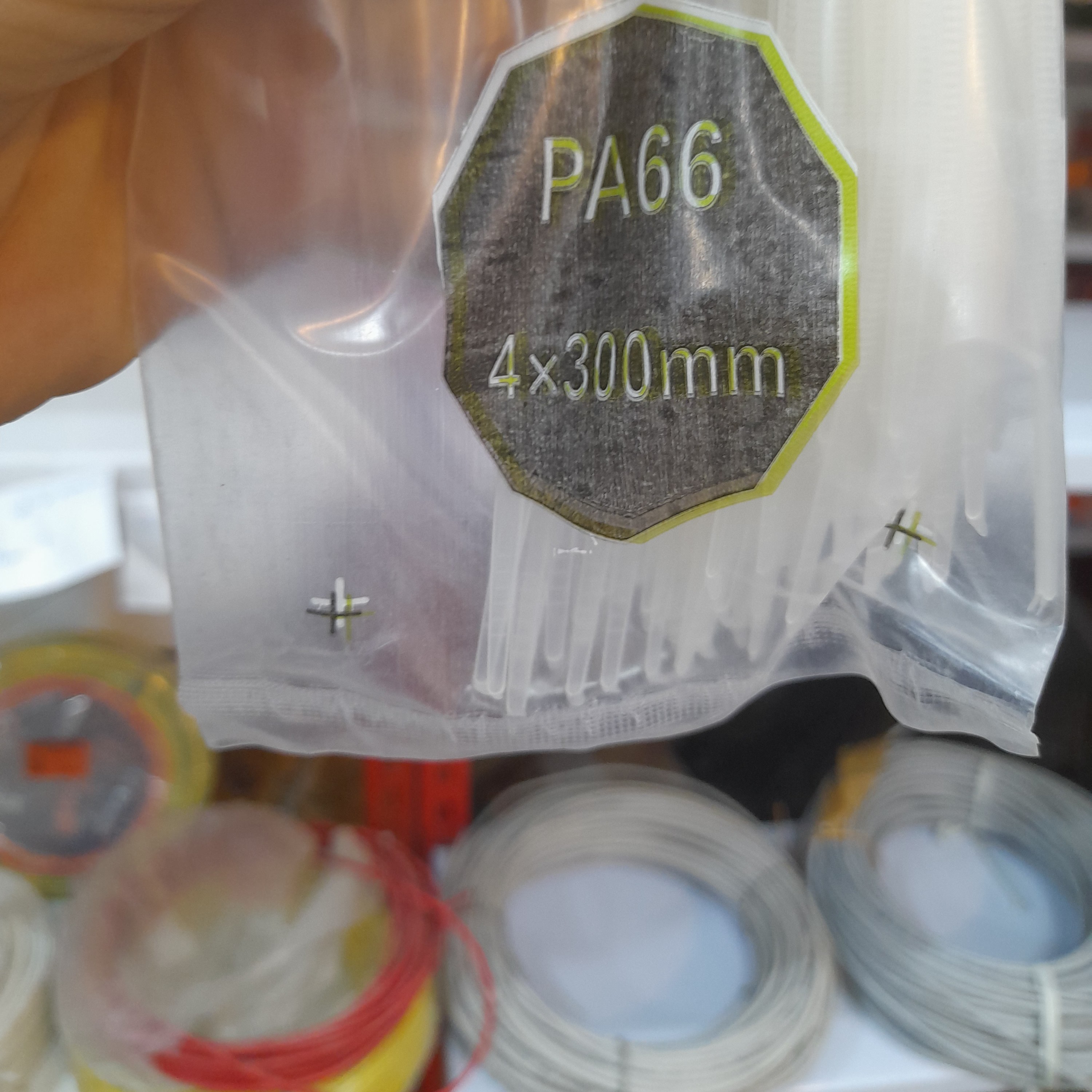 بست کمربندی پلاستیکی 30 سانتی 