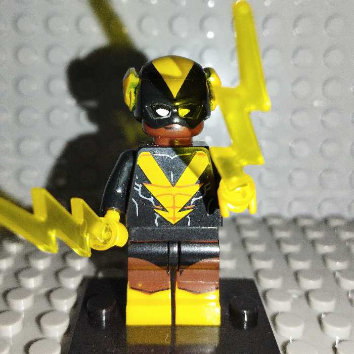 لگو فلش زرد و مشکی کمیاب 