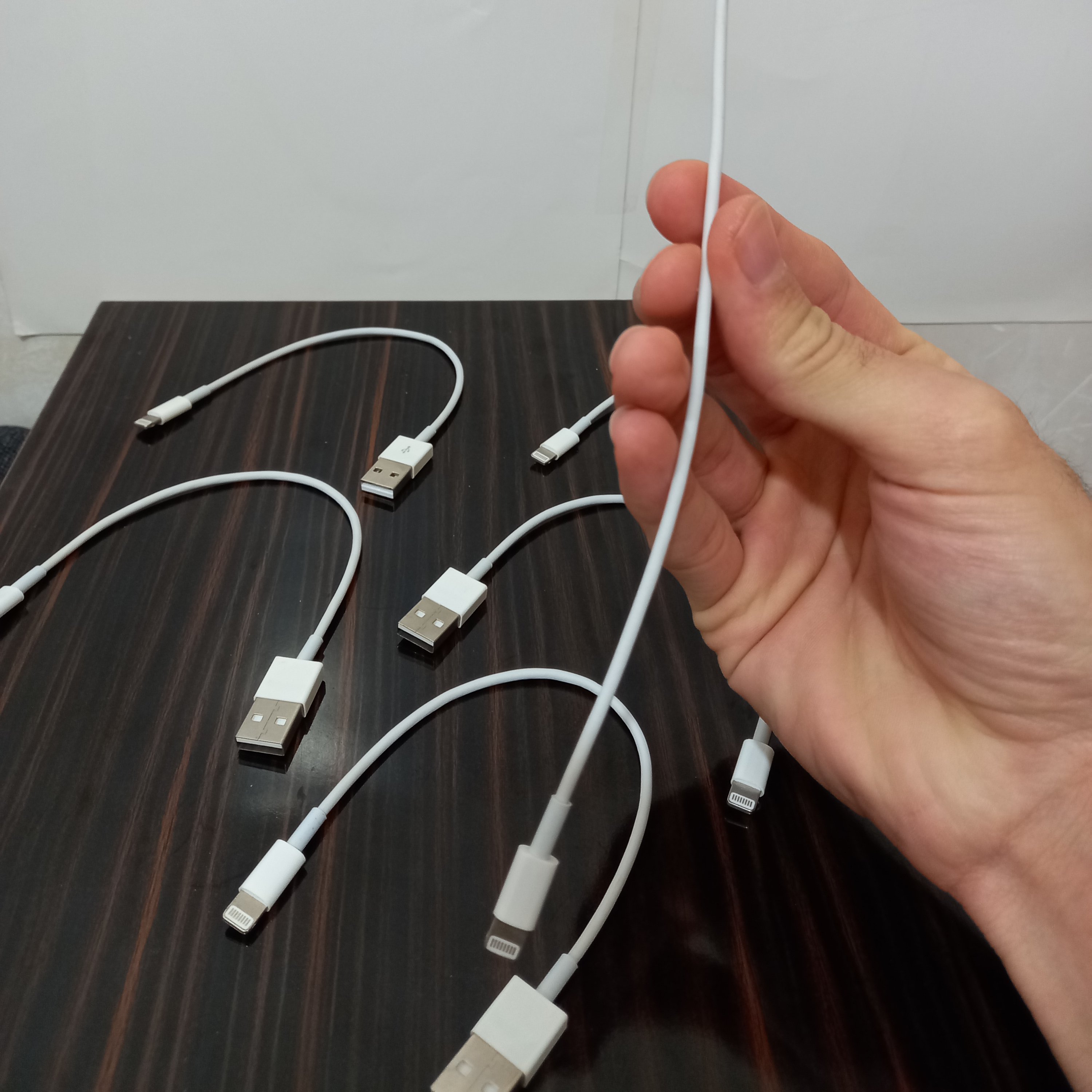 کابل شارژ سیلیکونی لایتنینگ به طول 20 سانتی متر (ارسال رایگان)