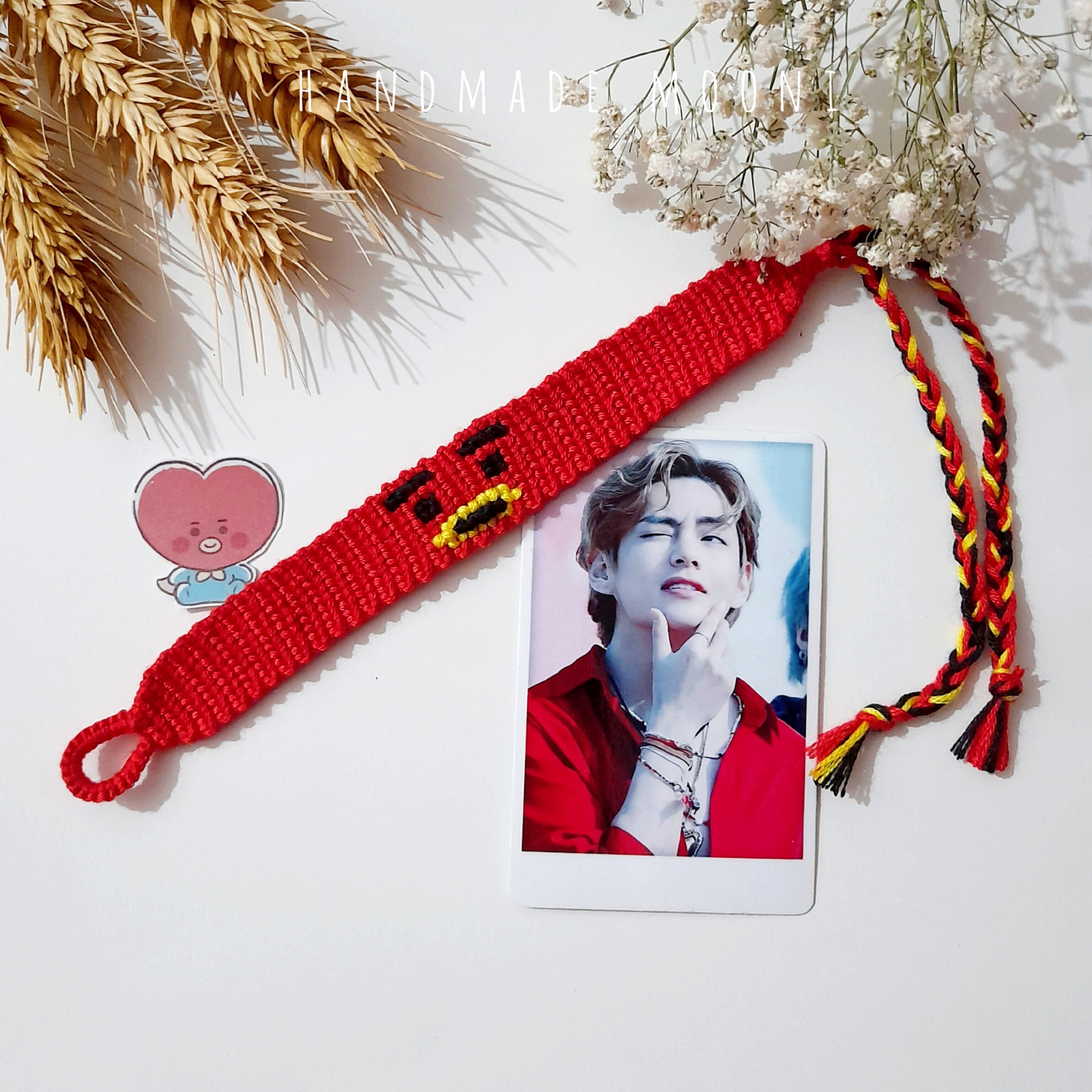 دستبند دوستی و آلفا بافی مدل تاتا قرمزرنگ قابل سفارش شخصیت های دیگر 