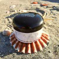 پودر فیکس مارک مک بی رنگ فیکساتور آرایش بدون ماسیدگی نرم و لطیف کننده پوست و خوشبو