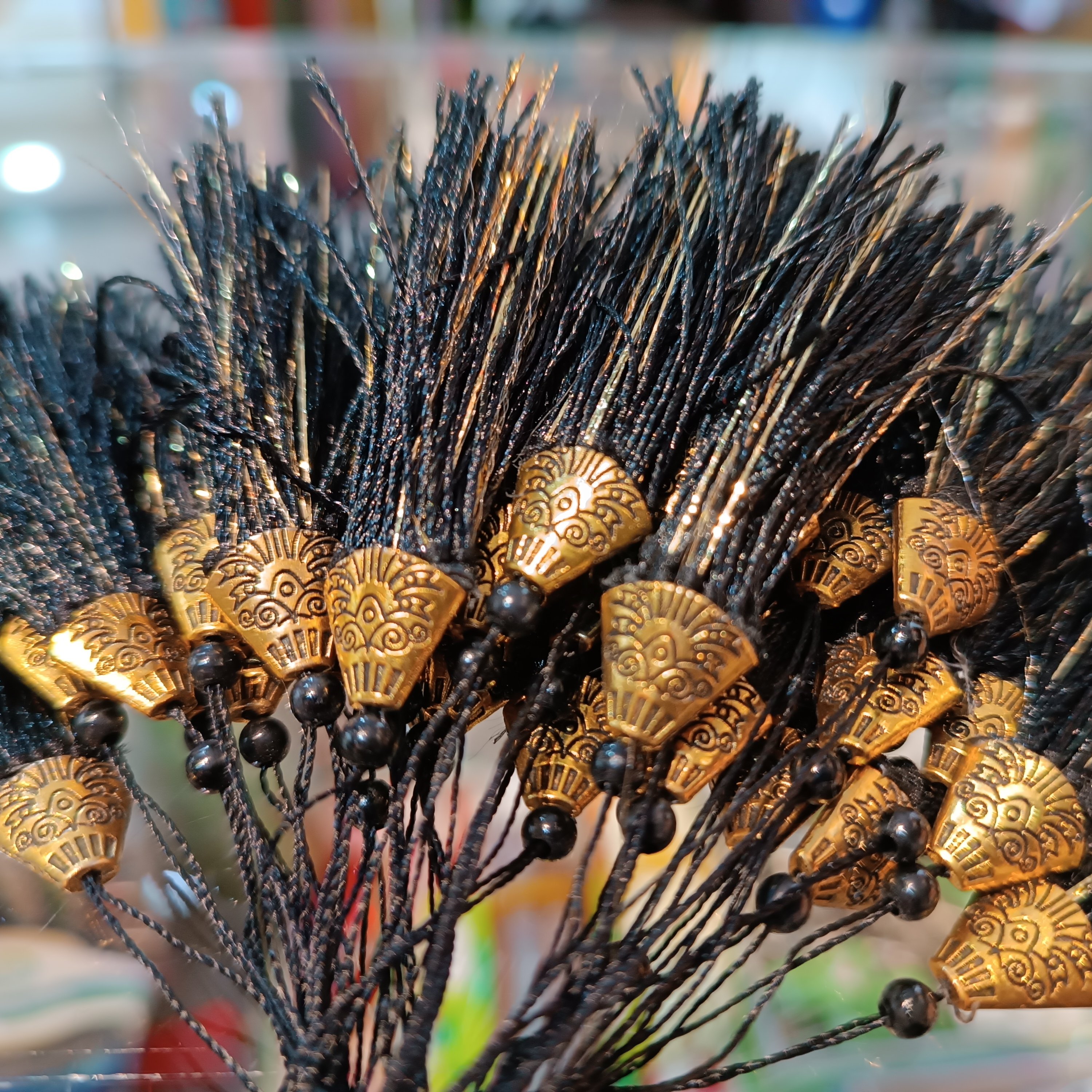 منگوله لباس 