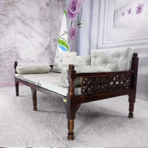 تخت چوبی سنتی با تشک شاه نشین (پس کرایه)
