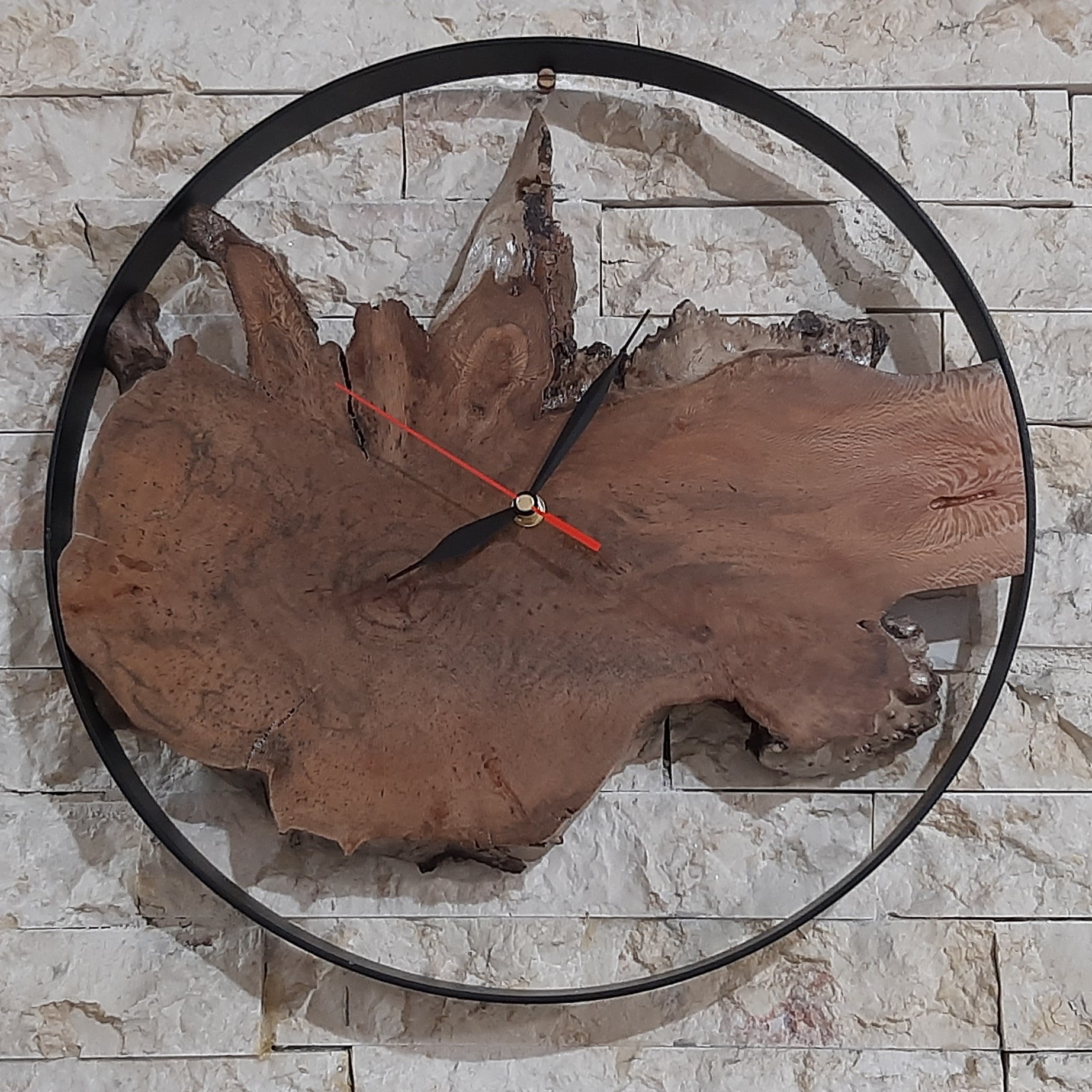 ساعت دیواری.