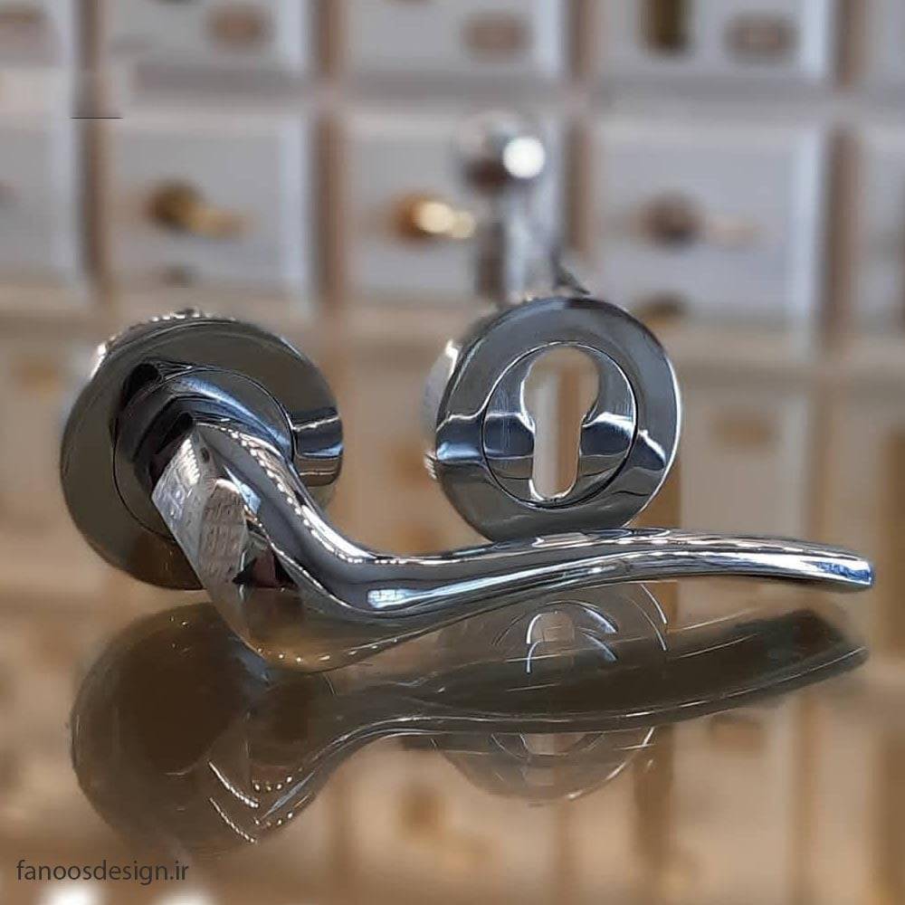 دستگیره در اتاقی کد 570
