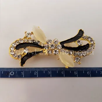 گل سینه جفتی طلایی