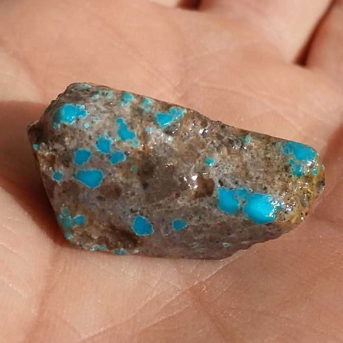 سنگ راف فیروزه آبی عنکبوتی اصل نیشابور فوق العاده زیبااا 100 در 100 طبیعی شاهکار خلقت
مناسب جهت دکوراسیون و ساخت نگین