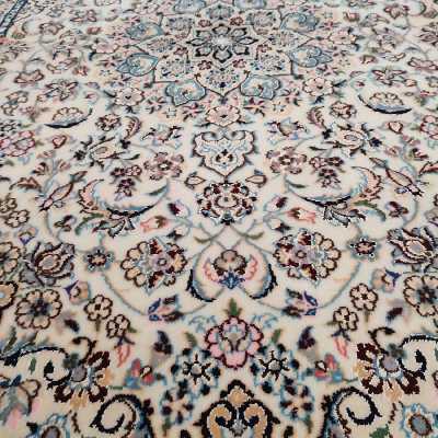 فرش دستباف یک و نیم متری مدل نایین D