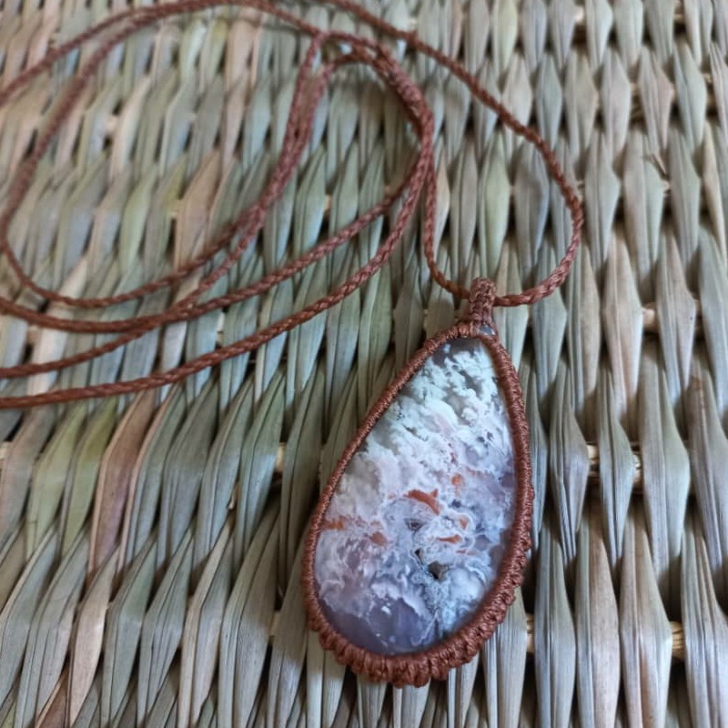 گردنبند سنگ طبیعی شجر  بهاری دستباف با نخ ابریشم
