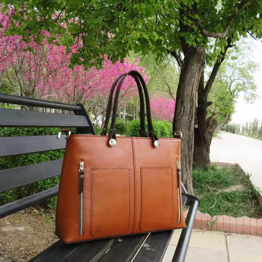 کیف زنانه با چرم طبیعی صد درصد دستدوز 
