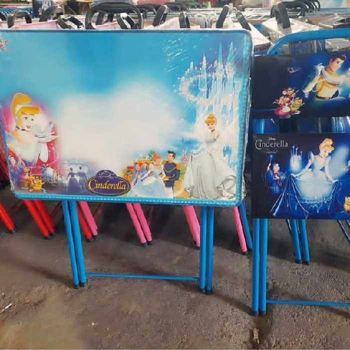 میز و صندلی تحریر  بدون باکس سیوان طرح سیندرلا با چاپ uv اکلیلی برجسته    (با کارتون شکیل مخصوص میز و صندلی)    