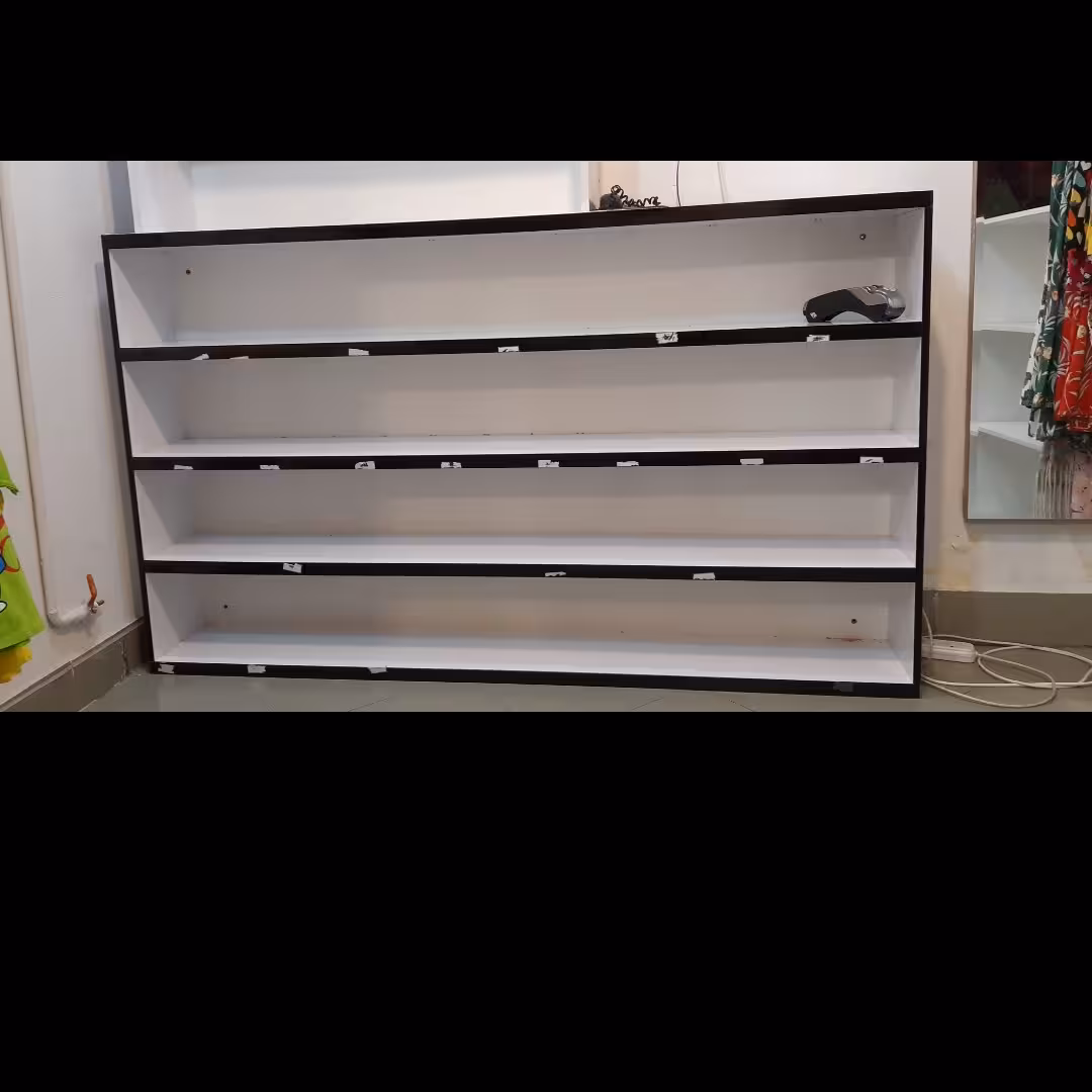 قفسه لباس یا کتاب