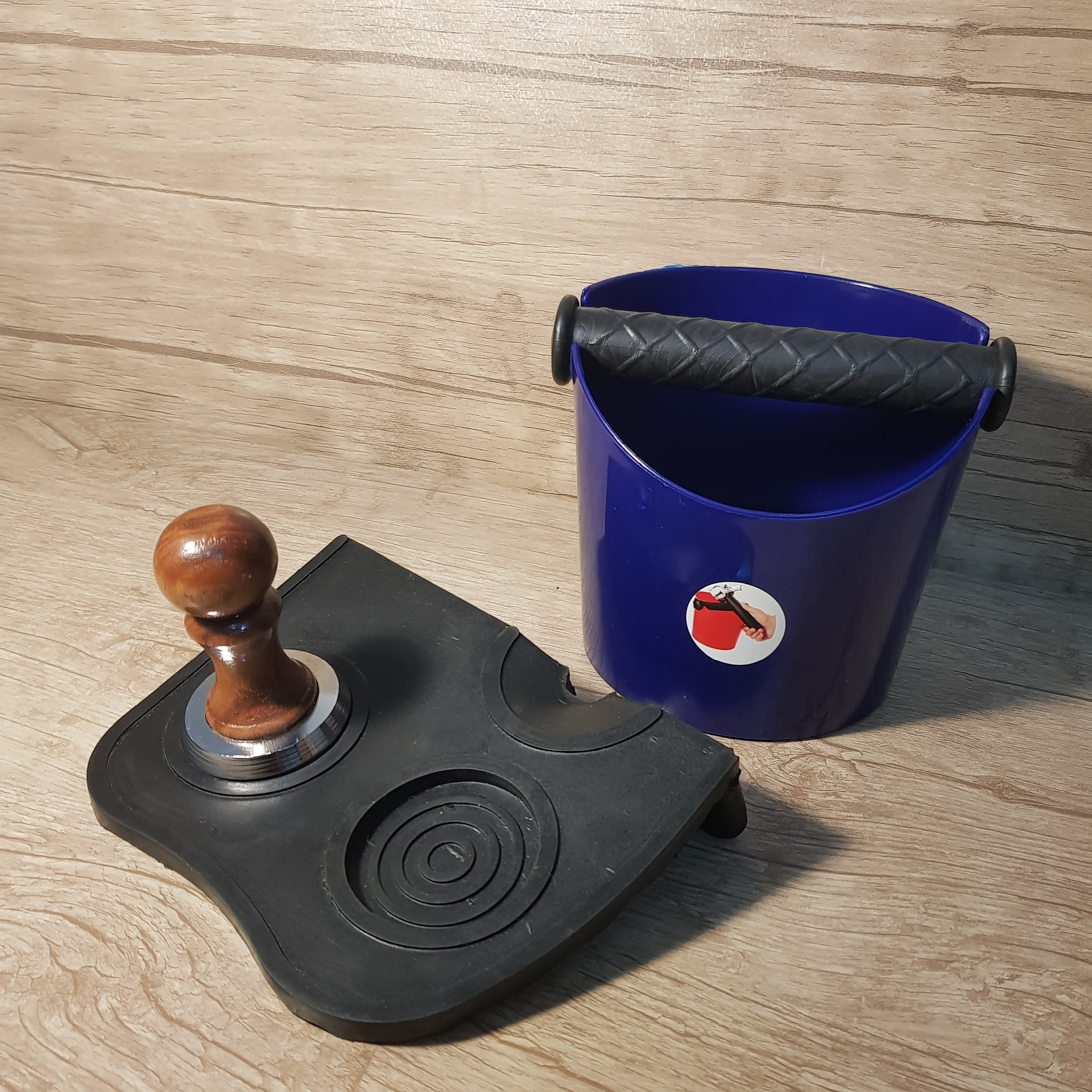 پک3 محصول کاربردی باریستاتمپر قهوه دسته چوبی،ناک باکس قهوه رنگی بنفش،مت تمپر لبه دار تمپر مت سایز 51،53،58رنگ بندی متنوع