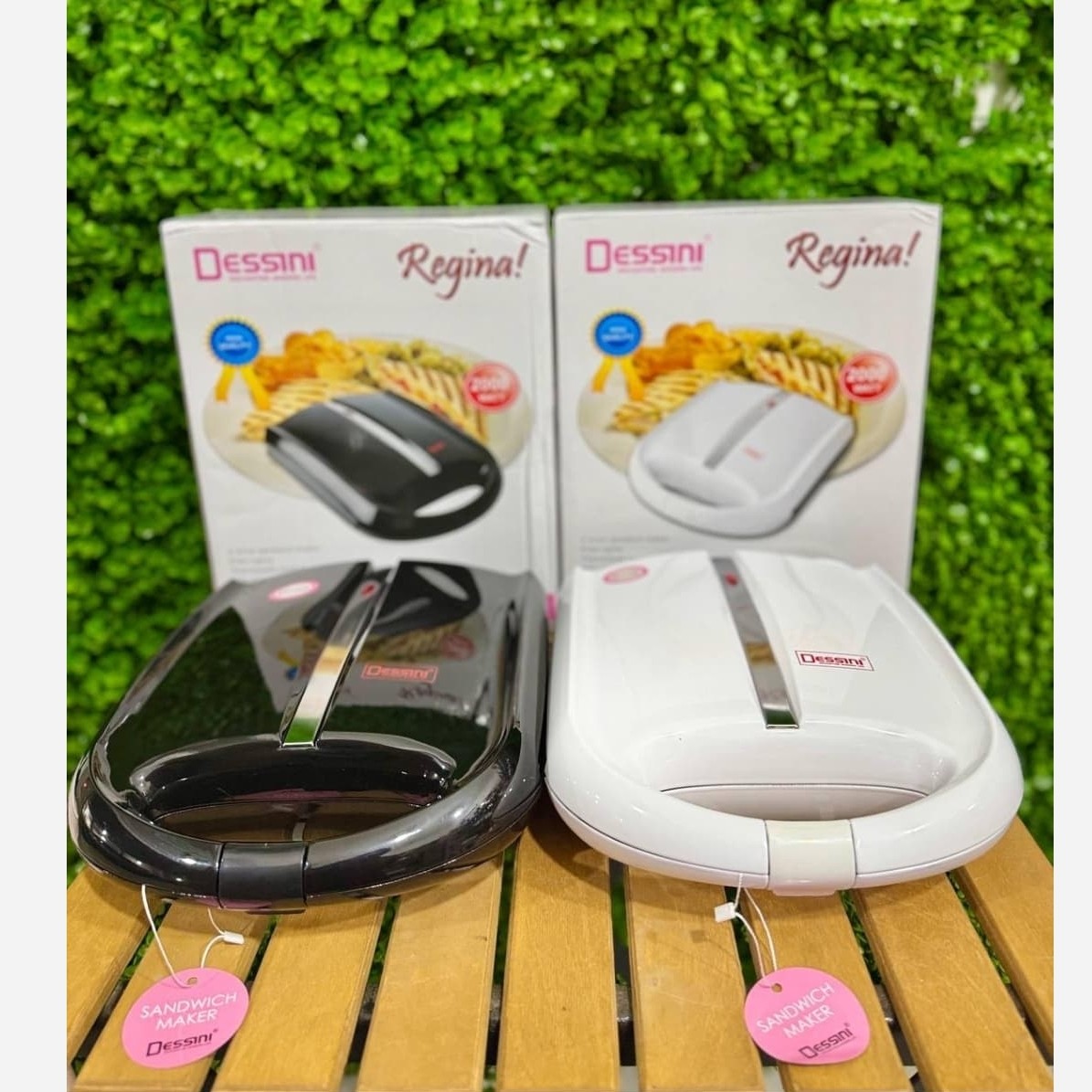 ساندویچ ساز یا همون اسنک ساز تک کاره دسینی با بدنه  مقاوم و گرانیت نچسب و ضد خش کیفیت تضمین  باقدرت 2000وات 8 تیکه 4 نان