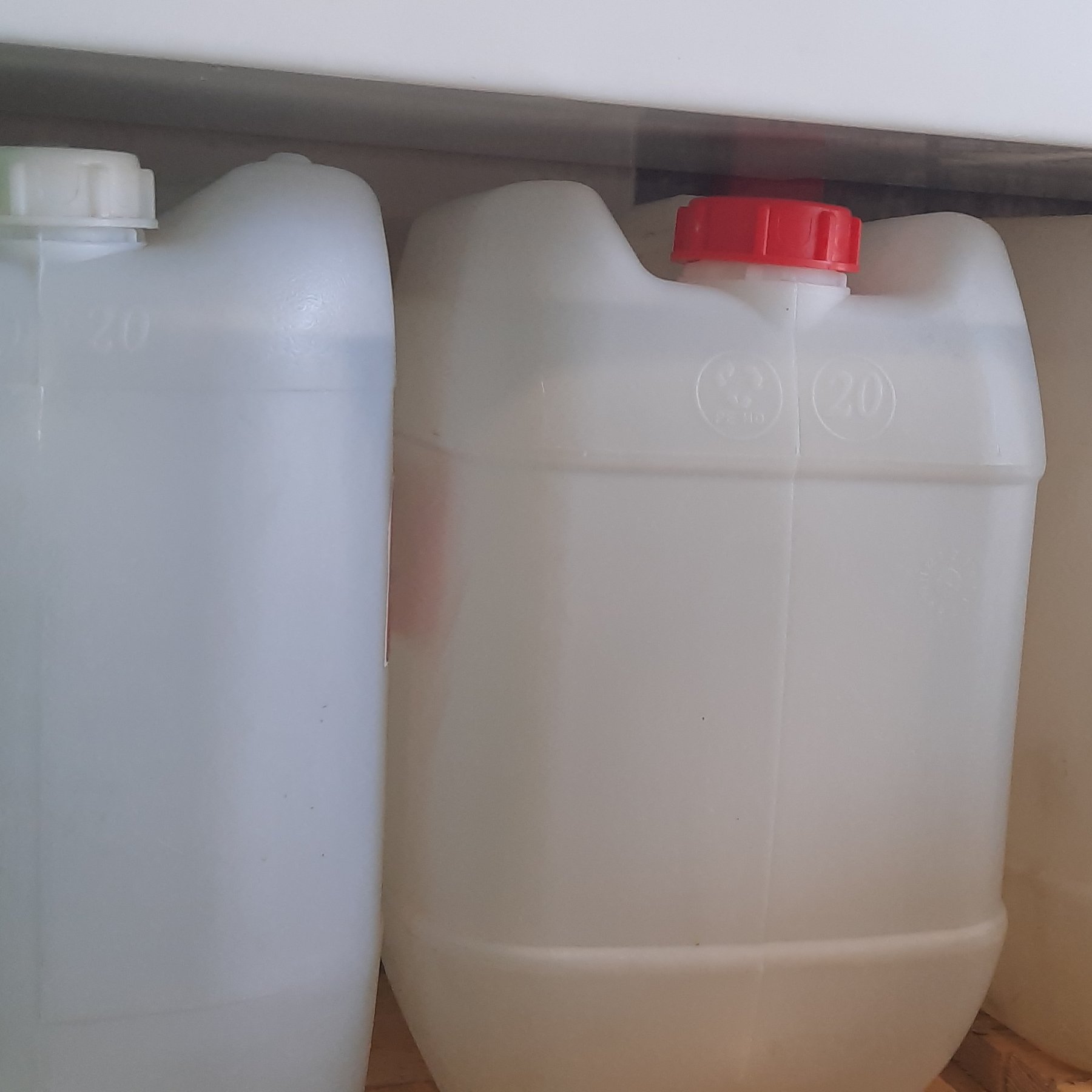 عرق شاهتره 24 لیتری ناب کیفیت عالی و با قیمت عمده