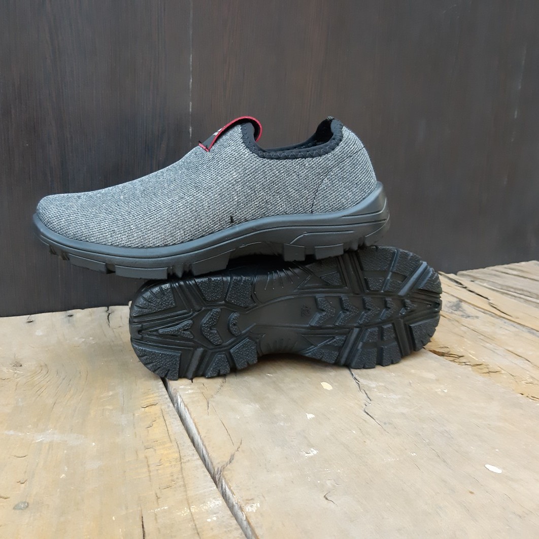 کفش اسکیچرز مردانه  بافت   راحت و سبک ارسال رایگان به سراسر ایران 