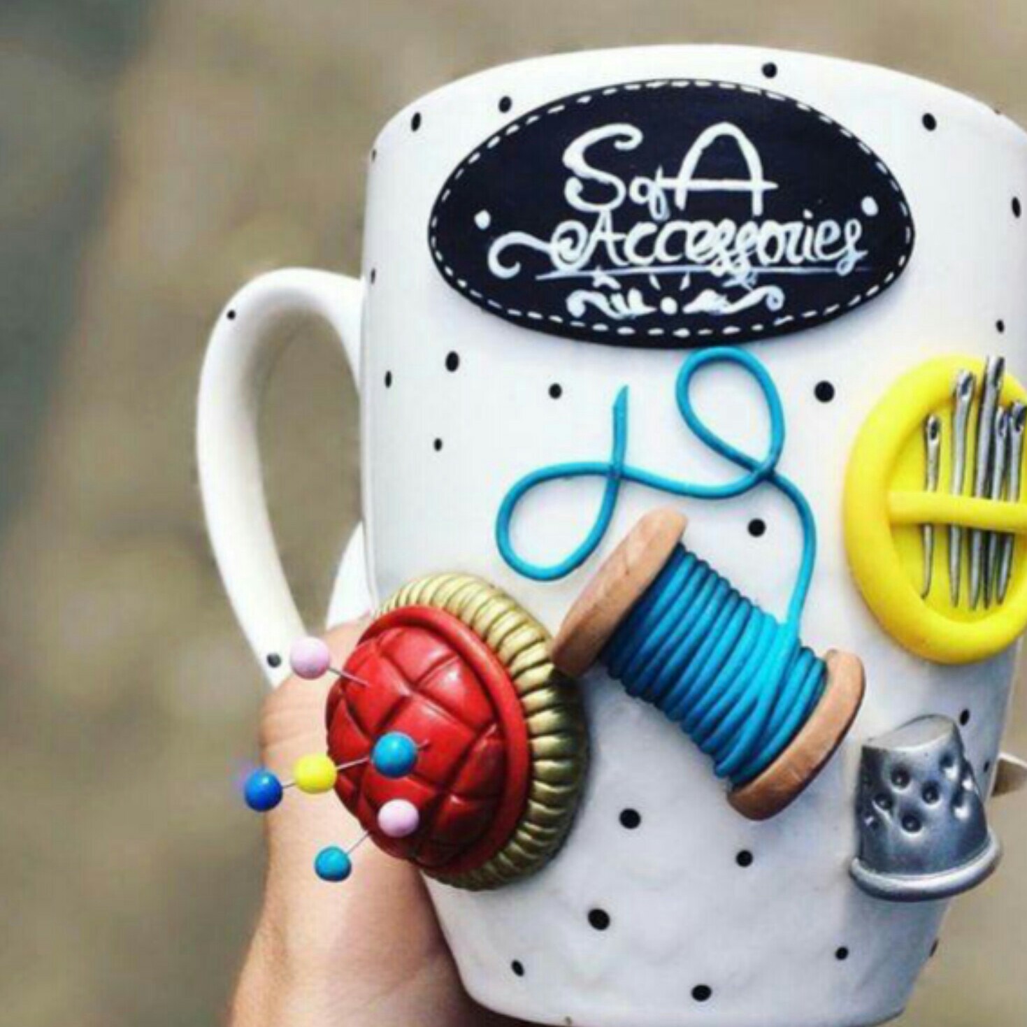 ماگ با طرح خیاطی