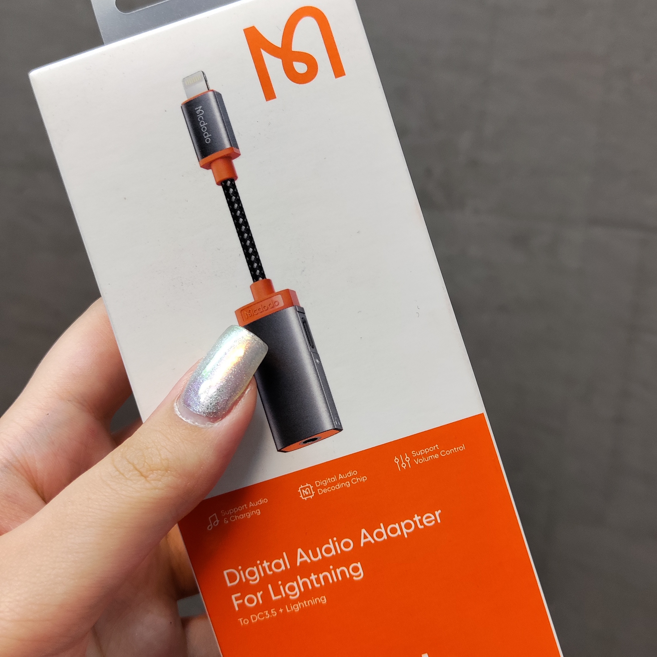 تبدیل لایتنینگ به جک 3.5 میلی متری به همراه پورت شارژ مکدودو اصل 